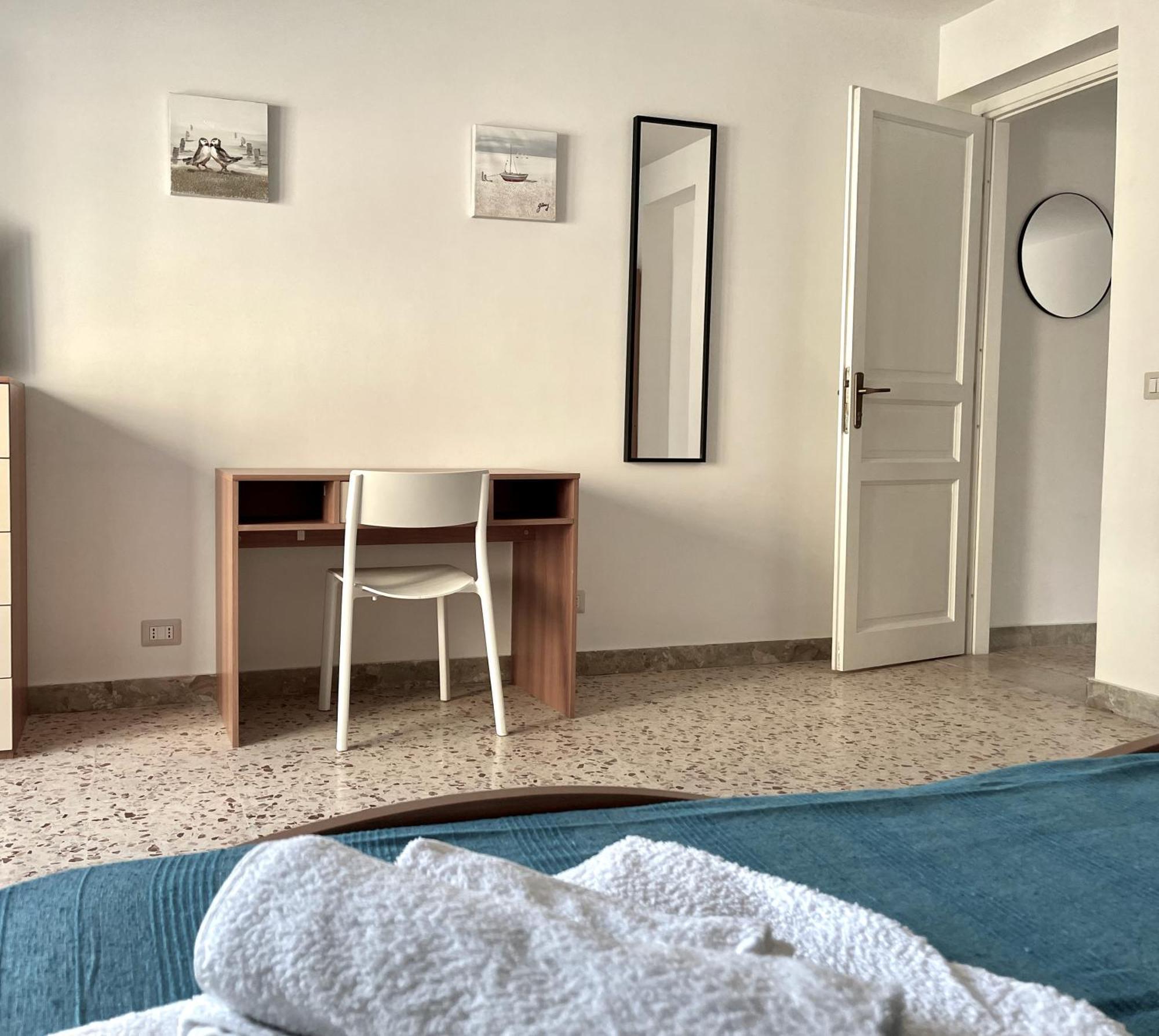 Lorenzo'S House Catania City Centre - Comfortable Large Apartment With 2 Bedrooms And 2 Baths, Close To Trains, Metro And Bus Station Esterno foto